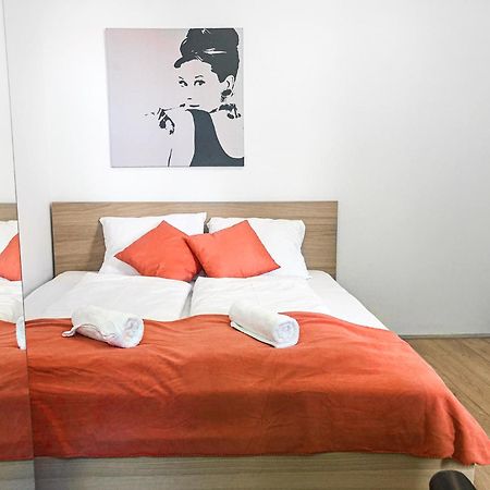 Lovely 2Br Shared Apartment, Enkplatz U3, 15Min To Center Відень Екстер'єр фото